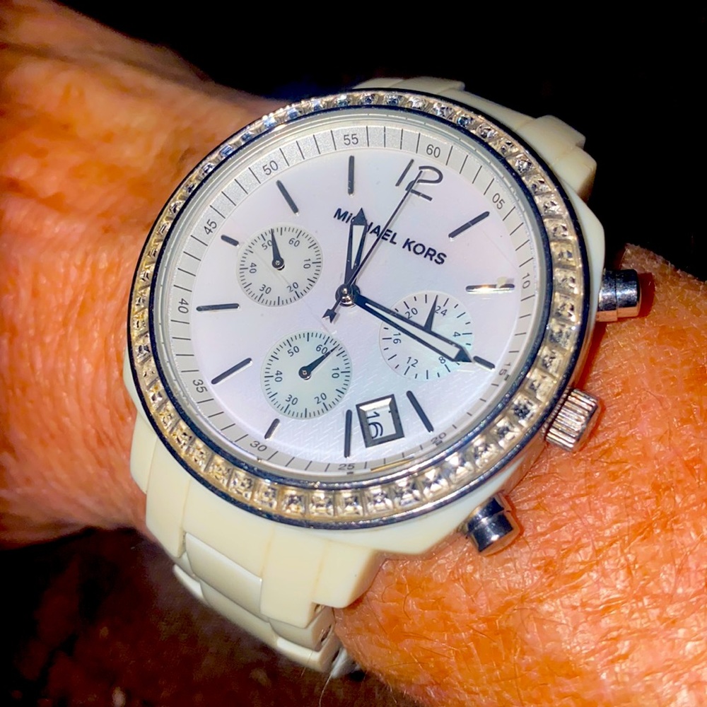 Michael Kors Oversized watch with crystals. In great shape. Needs new battery.